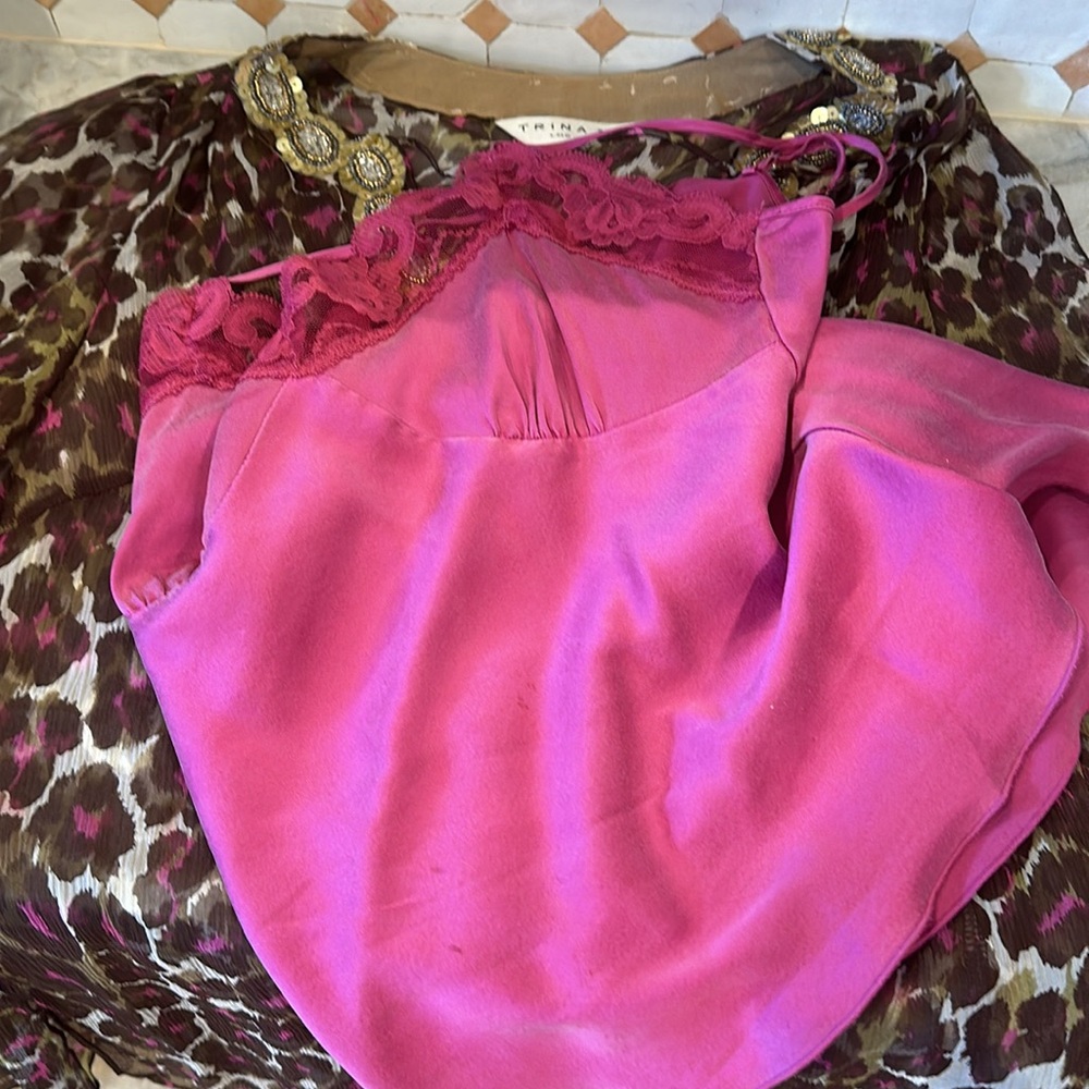 Trina Turk sheer blouse P with gold embellishments. Comes with cami - Picture 4 of 4